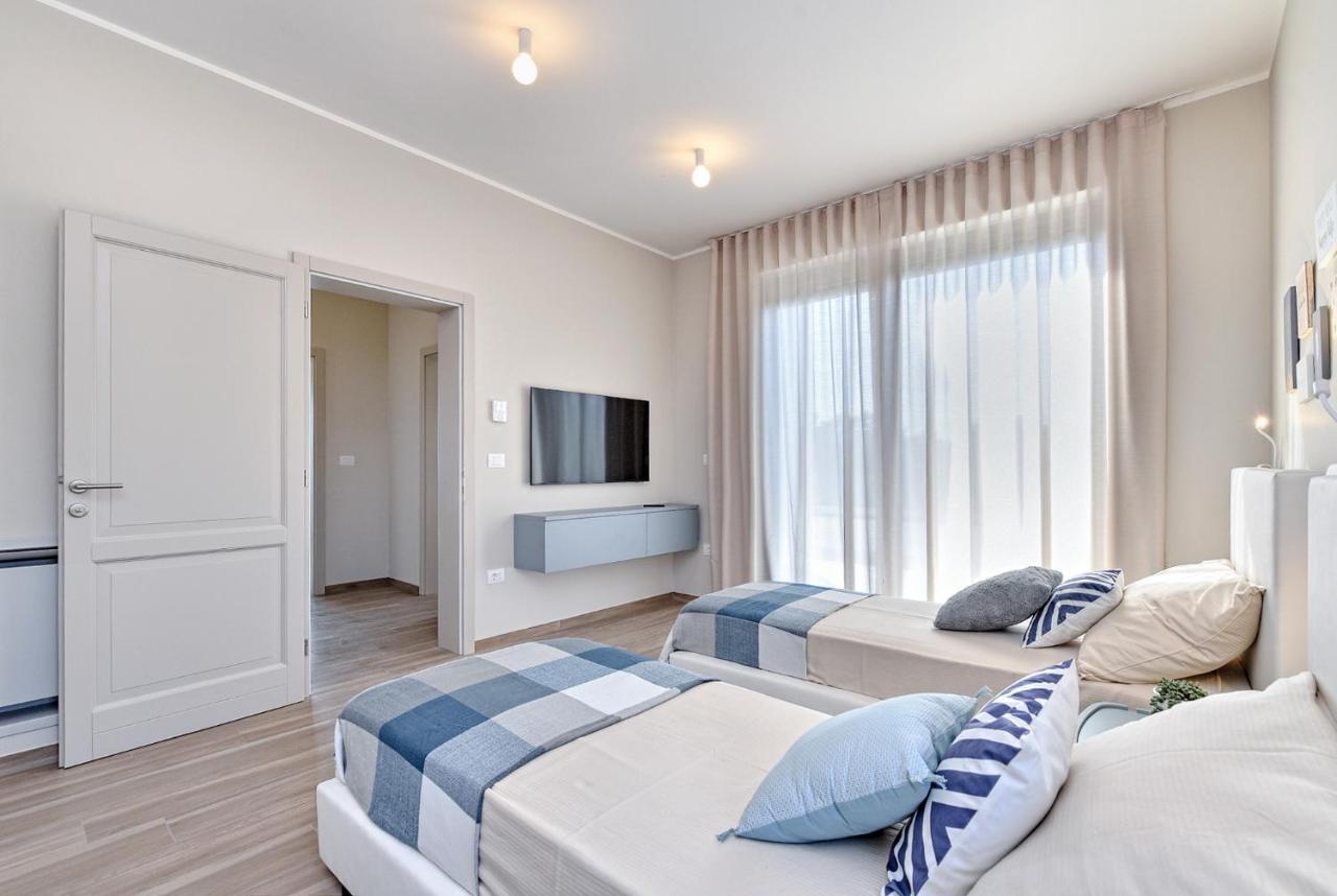 New Villa Tihi Otok Near The Beach 法扎纳 外观 照片