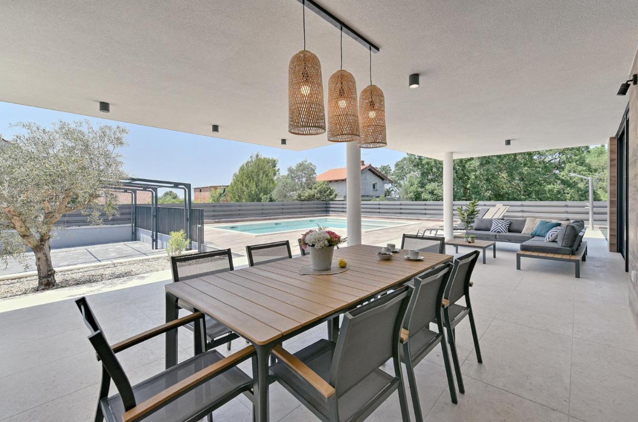 New Villa Tihi Otok Near The Beach 法扎纳 外观 照片