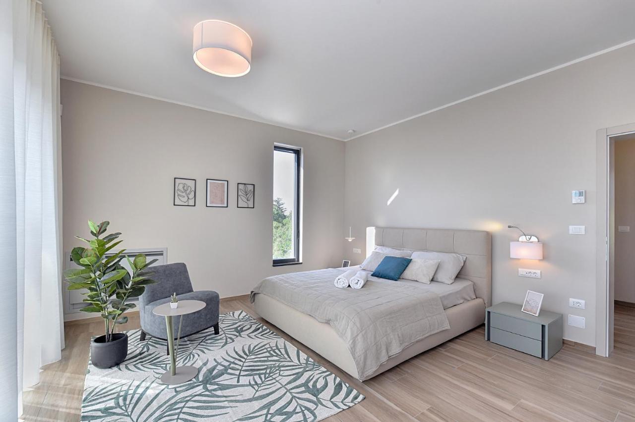 New Villa Tihi Otok Near The Beach 法扎纳 外观 照片