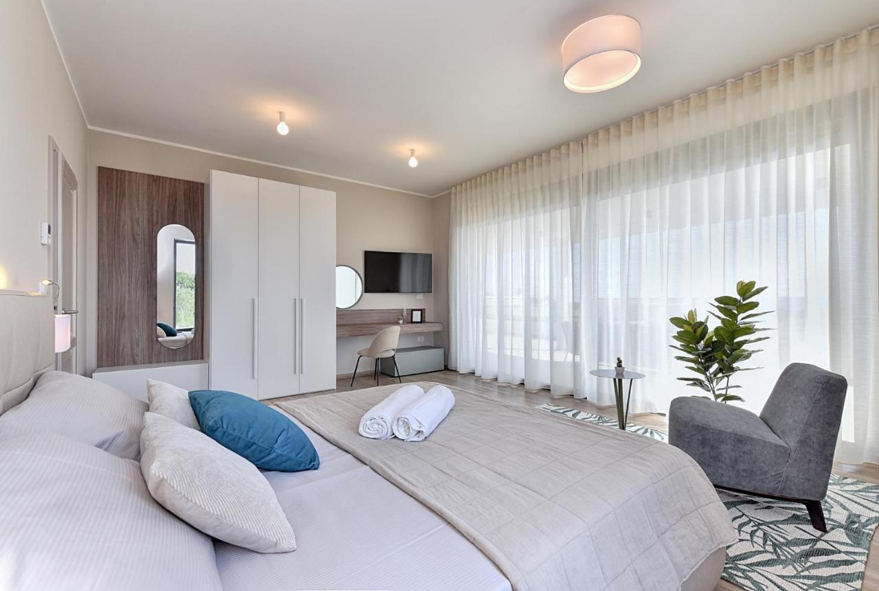 New Villa Tihi Otok Near The Beach 法扎纳 外观 照片